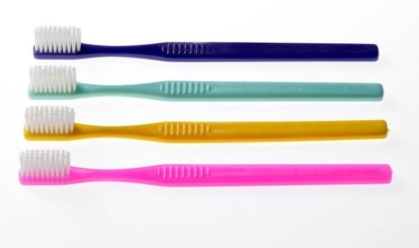 Hospitalstandbørste voksen ass farver 12 stk