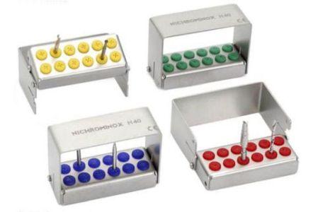 Plug-in borholder til 12 bor rød*